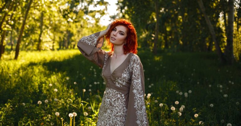 découvrez le style bohème chic : une élégance décontractée mêlant motifs ethniques, tissus fluides et accessoires vintage pour un look unique et artistique.