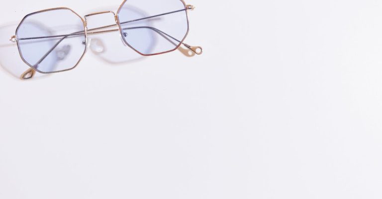 découvrez les tendances mode élégantes de 2026 pour un style chic et intemporel. inspirez-vous des looks incontournables de la saison à venir.