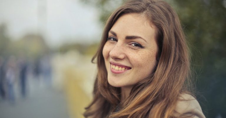 découvrez la beauté naturelle sous toutes ses formes : soins, conseils et inspirations pour révéler votre éclat authentique.