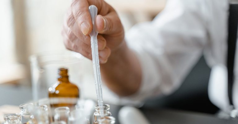 découvrez qaed al fursan, un parfum envoûtant alliant élégance et puissance pour un sillage unique et mémorable.