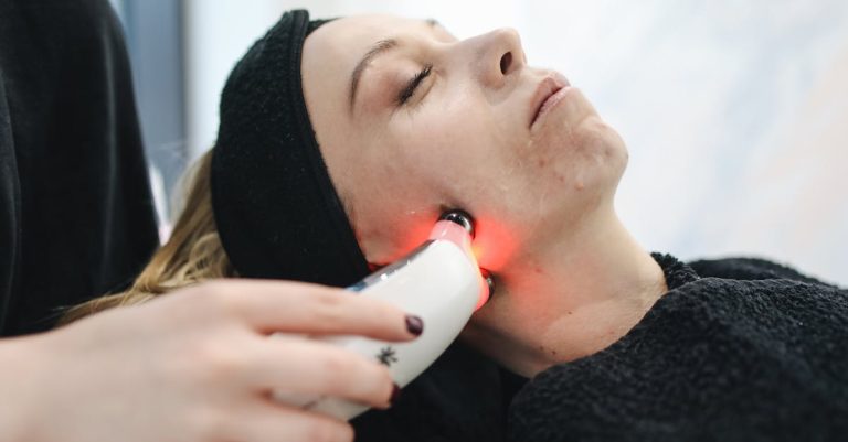découvrez nos conseils et astuces pour une routine de soins de la peau efficace, adaptée à tous les types de peau, pour une peau saine et éclatante.