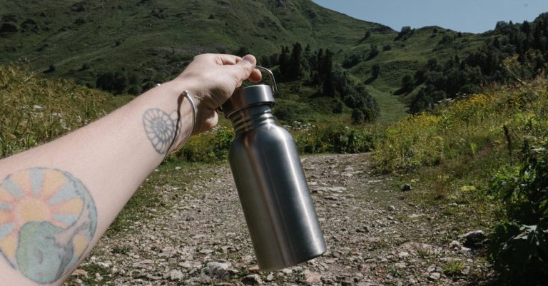 découvrez la beauté naturelle consciente, alliant respect de l'environnement et soins authentiques pour révéler votre éclat naturel.