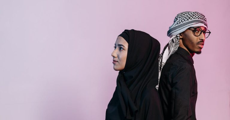 découvrez comment la mode reflète et influence l'identité culturelle, mêlant tradition et modernité pour exprimer des valeurs uniques.