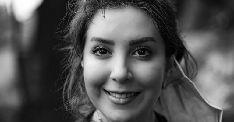 découvrez la beauté authentique et douce, mettant en valeur votre charme naturel avec élégance et simplicité.