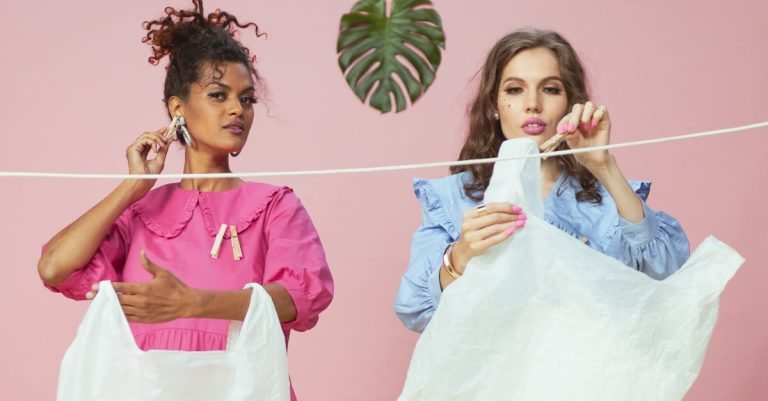 découvrez la mode durable : des vêtements éthiques, écologiques et respectueux de l'environnement pour un style responsable et tendance.