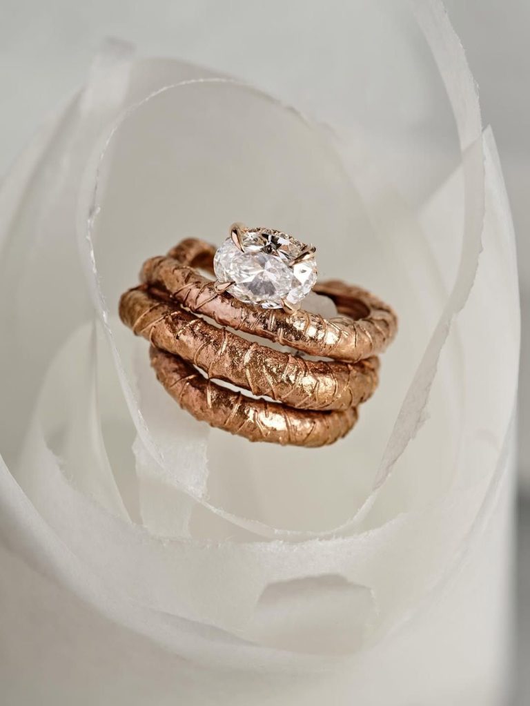 L’or marron d’Ana Khouri, nouvelle obsession des New-Yorkaises, s’impose au Met Gala...