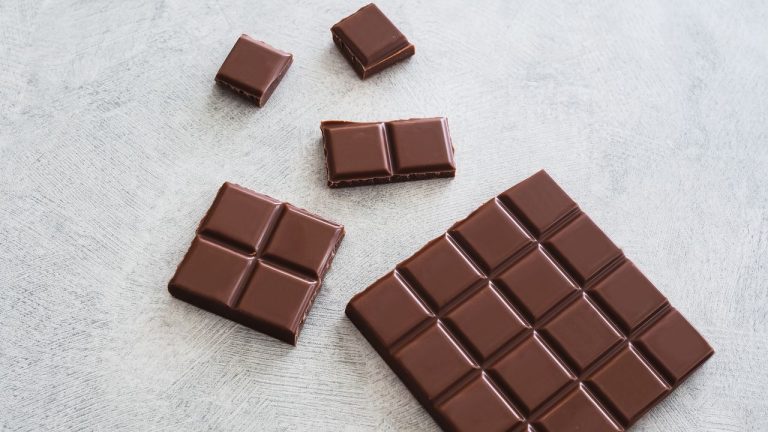Manger un carr&eacute; de chocolat le soir, serait-ce la meilleure solution pour mieux dormir ?