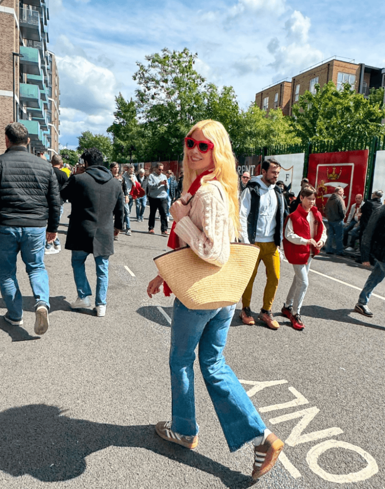 L'indispensable mode de Claudia Schiffer cet &eacute;t&eacute; ? Le panier !